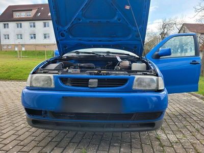 gebraucht Seat Cordoba blau Bj 1998