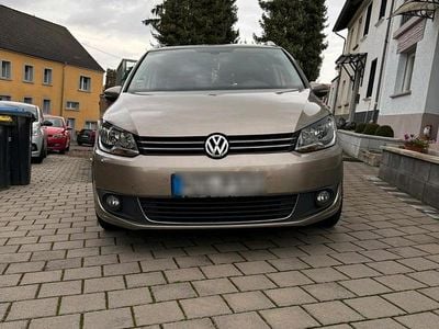 Gebraucht VW Touran 140 PS (102 kW) 2014 Braun Van / Kleinbus