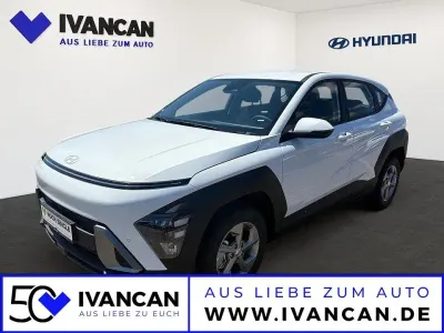 Neu Hyundai Kona Select 120 PS (88 kW) 2025 Atlas white SUV