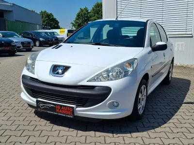 Gebraucht Peugeot 206 Basis 73 PS (53 kW) 2011 Blanc banquise Kleinwagen