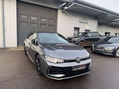 Gebraucht VW Passat R-line 150 PS (110 kW) 2024 Diabasgrau Kombi