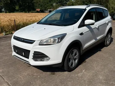 Gebraucht Ford Kuga 140 PS (102 kW) 2016 Weiß SUV