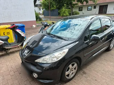 Gebraucht Peugeot 207 73 PS (53 kW) 2008 Schwarz Kleinwagen