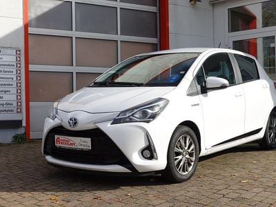 Gebraucht Toyota Yaris Hybrid Edition-S 101 PS (74 kW) 2017 Weiß Kleinwagen