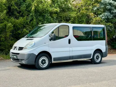 Gebraucht Renault Trafic 90 PS (66 kW) 2011 Weiß Van / Kleinbus