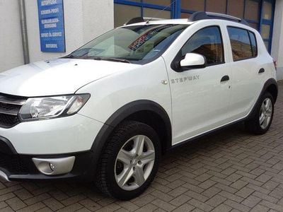 Gebraucht Dacia Sandero Prestige 90 PS (66 kW) 2015 Weiß Limousine