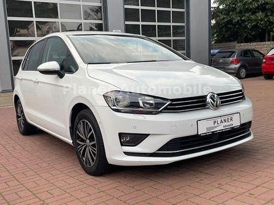Weiß Gebraucht 2016 VW Golf VII Allstar Limousine | 14.390 € (Guter Preis)