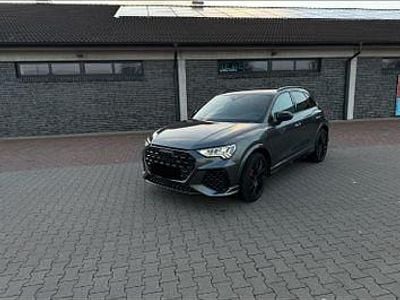 Grau Gebraucht 2024 Audi RS Q3 Ambiente SUV | 59.950 € (Fairer Preis)