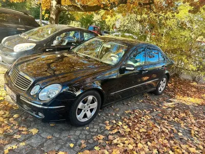 Gebraucht Mercedes E240 Avantgarde 177 PS (130 kW) 2005 Schwarz Limousine