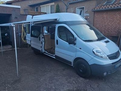 Second-hand Opel Vivaro 145 CP (106 kW) 2006 Alb Monovolum