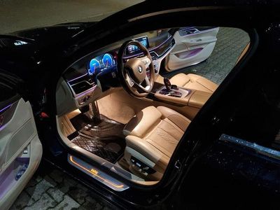 BMW 750