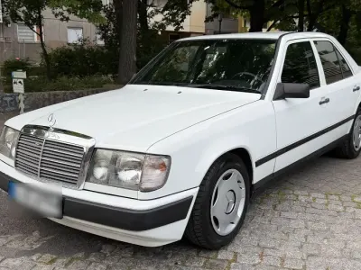 Gebraucht Mercedes 200 98 PS (72 kW) 1988 Weiß Limousine