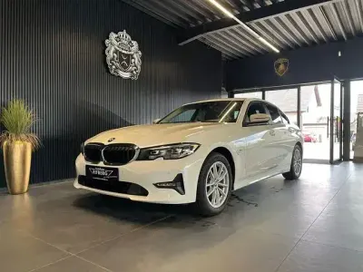 Gebraucht BMW 320e Performance 204 PS (150 kW) 2022 Alpinweiss iii Limousine