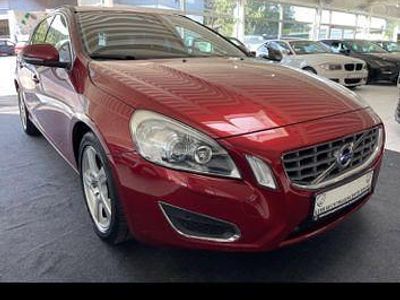 Gebraucht Volvo V60 163 PS (119 kW) 2011 Rot Kombi
