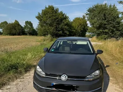 Gebraucht VW Golf VII 86 PS (63 kW) 2017 Grau Limousine