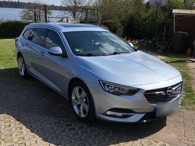 Usado Opel Insignia Innovation 209 HP (153 kW) 2018 Prateado Carrinha