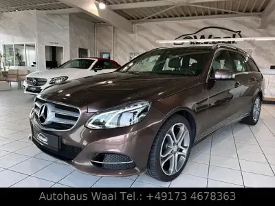 Gebraucht Mercedes E250 211 PS (155 kW) 2013 Braun Limousine