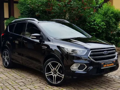 Gebraucht Ford Kuga ST-Line 150 PS (110 kW) 2020 Iridiumschwarz metallic SUV
