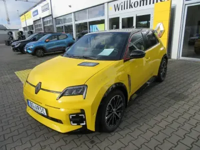Second-hand Renault 5 E-Tech Iconic 89 kW (122 CP) 2025 Galben Hatchback