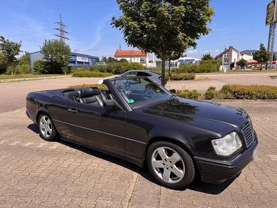 Second-hand Mercedes E320 220 CP (161 kW) 1994 Negru Cabrio