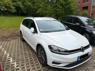 Używany VW Golf VII Sound 116 KM (85 kW) 2017 Biały Kombi