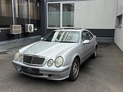 Mercedes 200