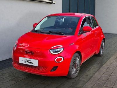 Gebraucht Fiat 500e Red 86 kW (118 PS) 2022 Andere Kleinwagen