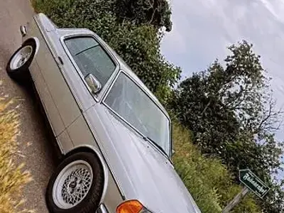 Gebraucht Mercedes 230 109 PS (80 kW) 1979 Silber