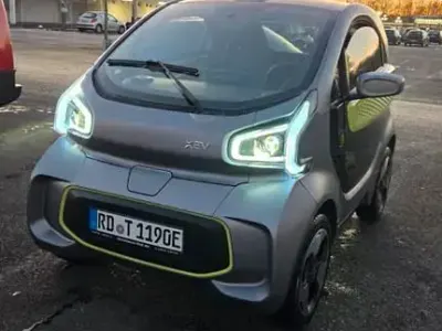 Gebraucht XEV Yoyo 14 kW (20 PS) 2024 Silber Kleinwagen