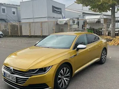 Gebraucht VW Arteon Elegance 150 PS (110 kW) 2019 Gold Kleinwagen