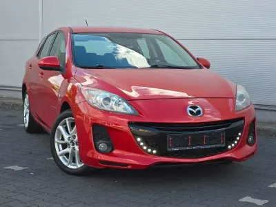 Gebraucht Mazda 3 Edition 150 PS (110 kW) 2012 Velocity red Limousine
