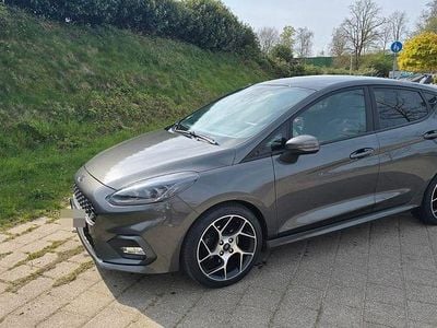 Begagnad Ford Fiesta ST 200 HK (147 kW) 2021 Grå Halvkombi