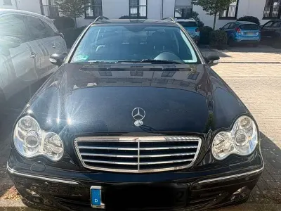 Gebraucht Mercedes C180 Classic 143 PS (105 kW) 2006 Schwarz Kombi