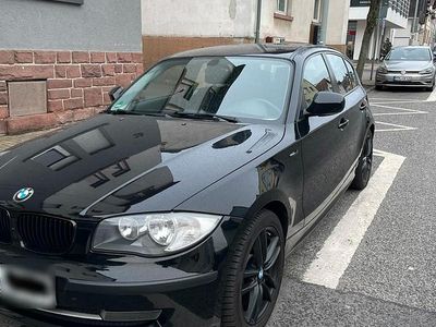 Gebraucht BMW 116 122 PS (89 kW) 2009 Schwarz Kleinwagen