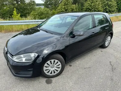 Gebraucht VW Golf VII Trendline 110 PS (80 kW) 2017 Schwarz Limousine