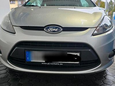 Gebraucht Ford Fiesta 78 PS (57 kW) 2011 Silber Kleinwagen