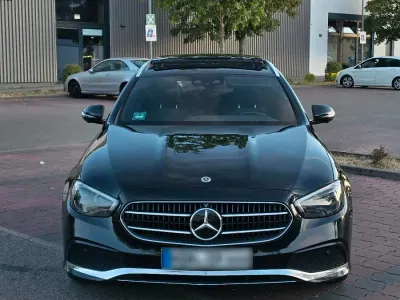 Gebraucht Mercedes E220 194 PS (142 kW) 2020 Schwarz Kombi