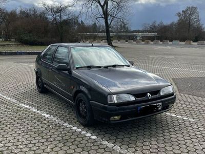 Renault R9