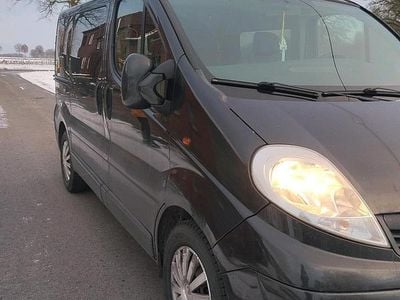 Schwarz Gebraucht 2007 Opel Vivaro Van / Kleinbus | 10.490 €
