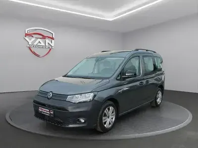 Używany VW Caddy 122 KM (89 kW) 2023 Szary Minivan