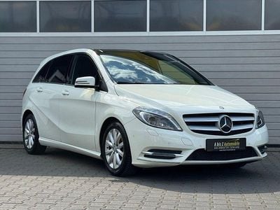 Usata Mercedes B200 156 CV (114 kW) 2012 Bianco Monovolume