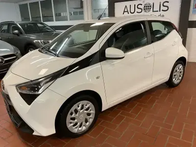 Used Toyota Aygo X 72 HP (52 kW) 2022 White SUV