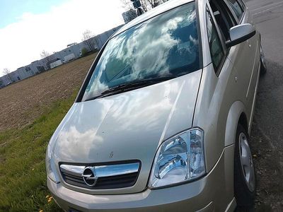 Usata Opel Meriva 90 CV (66 kW) 2010 Oro Monovolume