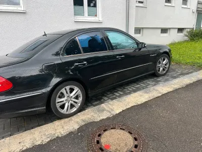 Gebraucht Mercedes E350 2006 Schwarz Limousine