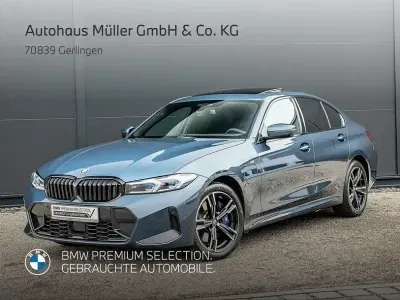 Gebraucht BMW 330e M Sport 292 PS (214 kW) 2025 Arctic race blue metallic (metallic) Limousine