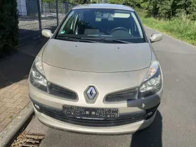Gebraucht Renault Clio Dynamique 88 PS (64 kW) 2006 Gold Kleinwagen