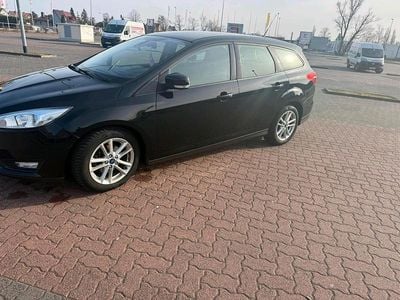 Gebraucht Ford Focus 125 PS (91 kW) 2016 Schwarz Kombi