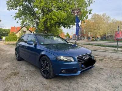 Używany Audi A4 Attraction 160 KM (117 kW) 2011 Niebieski Kombi