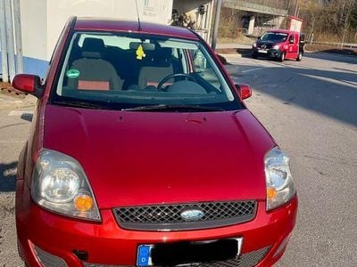 Gebraucht Ford Fiesta Fun X 60 PS (44 kW) 2008 Rot Kleinwagen