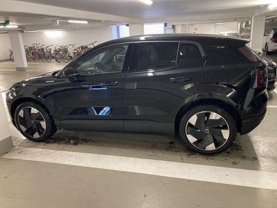 Schwarz Gebraucht 2025 Volvo EX30 Performance SUV | 38.800 € (Fairer Preis)